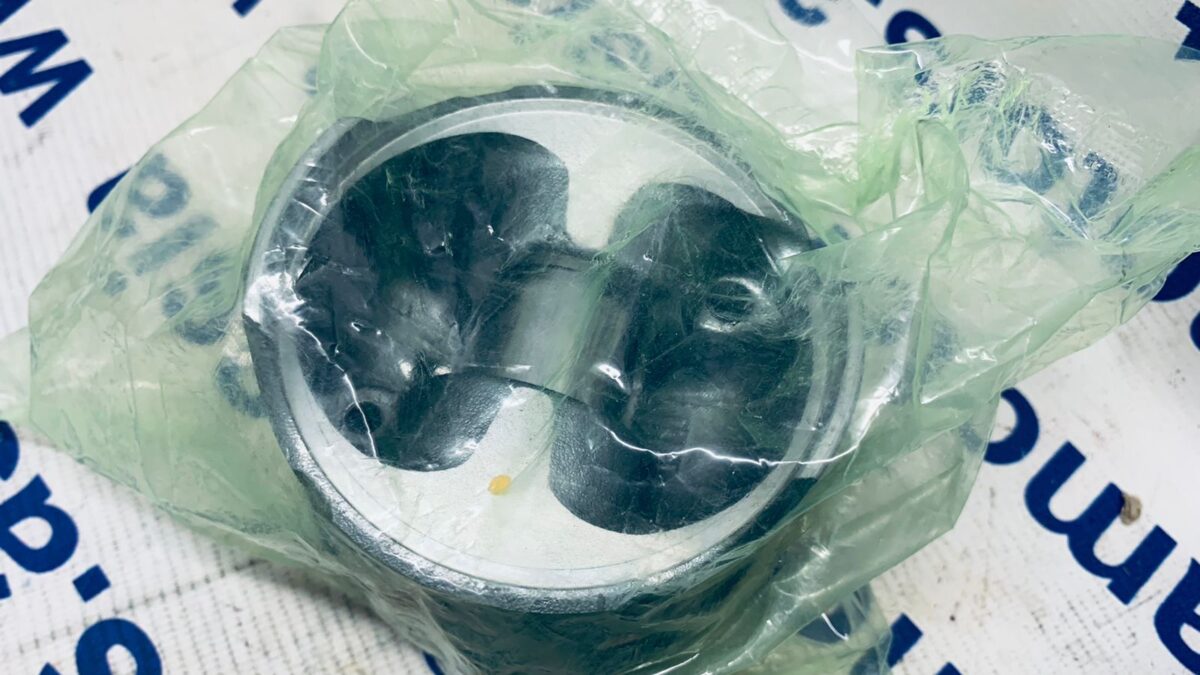 Поршни с пальцами std SsangYong Kyron, Rodius, Rexton ( D27DT, EURO IV) + кольца поршневые, стопор Поршни с пальцами std SsangYong Kyron, Rodius, Rexton ( D27DT, EURO IV) + кольца поршневые, стопор