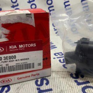 Двигатель омывателя лобового стекла Kia Sorento Двигатель омывателя лобового стекла Kia Sorento