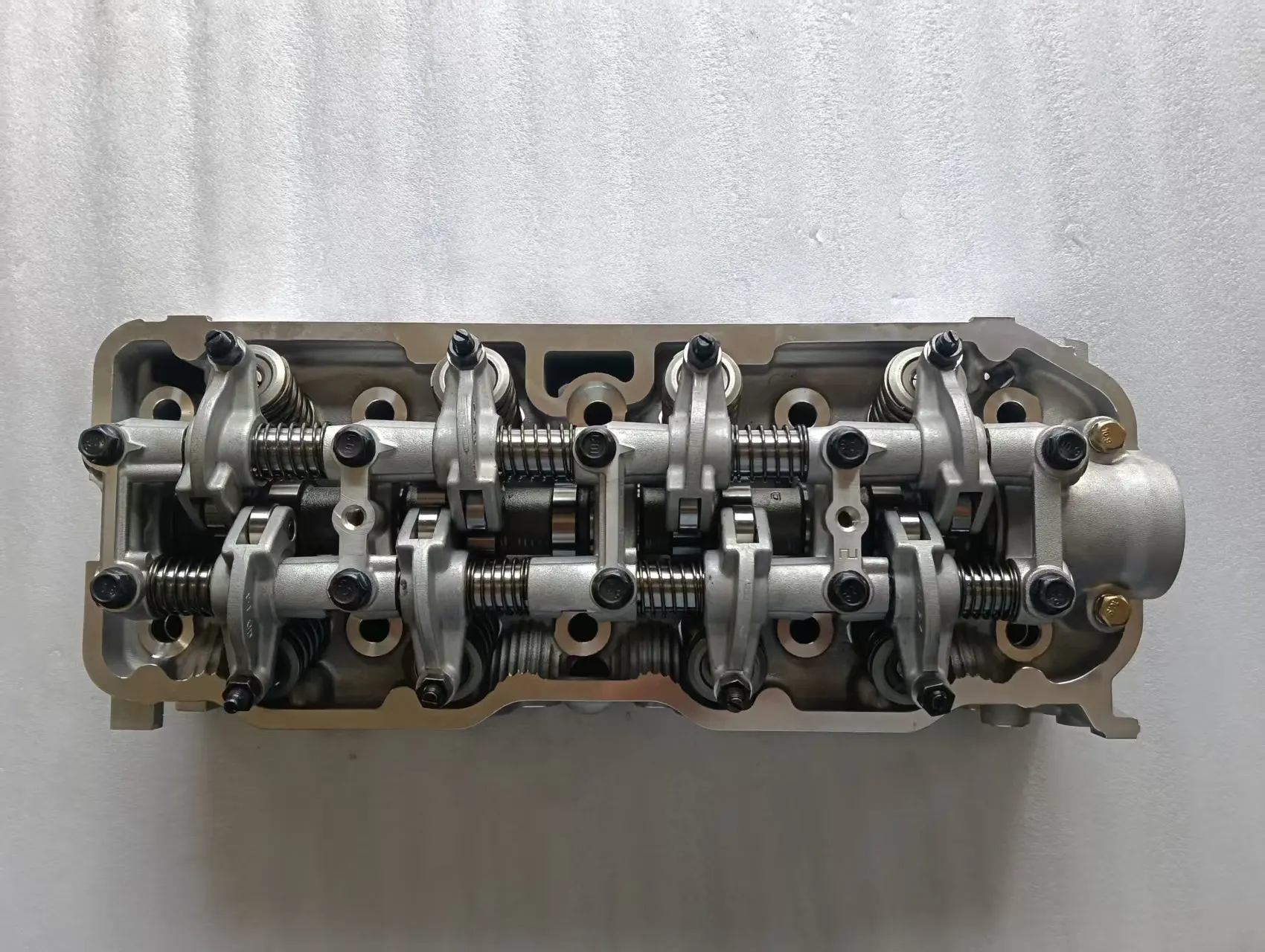 Новая ГБЦ для ДВС G4CS (Hyundai Grandeur 1 (L) 1986-1992, Grandeur 2 (LX) 1992-1998, Sonata 2 (Y2) 1988-1991, Starex 1 (A1) 1997-2007)