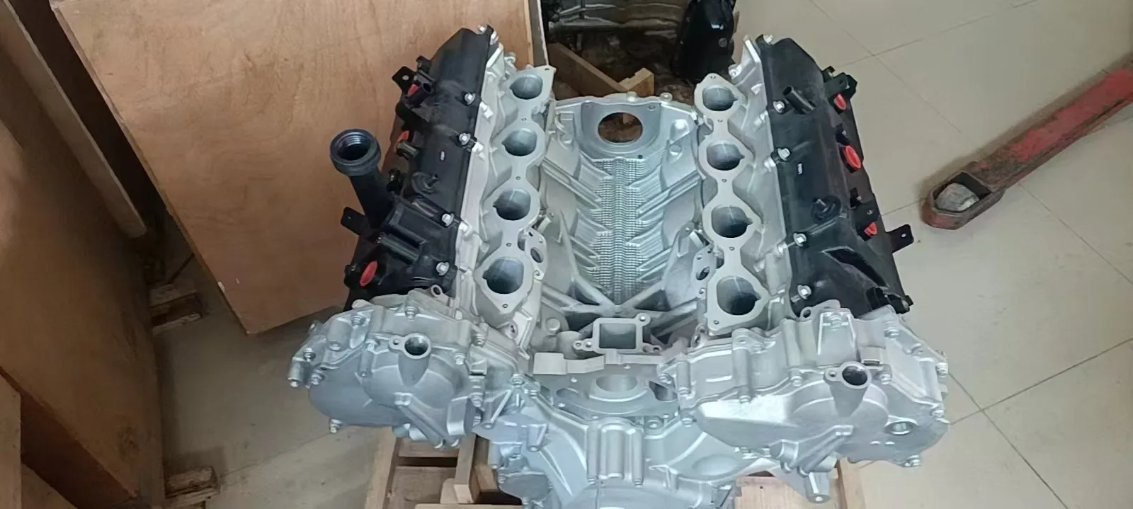 Реставрированный двигатель VK56DE (без клапанной крышки) (Infiniti QX56 1 (JA60) 2004-2010 / Nissan Armada 1 (WA60) 2003-2015, Patrol 6 (Y62) 2010-2016, Pathfinder 3 (R51) 2007-2012, Titan 1 (A60) 2003-2015) Реставрированный двигатель VK56DE (без клапанной крышки) (Infiniti QX56 1 (JA60) 2004-2010 / Nissan Armada 1 (WA60) 2003-2015, Patrol 6 (Y62) 2010-2016, Pathfinder 3 (R51) 2007-2012, Titan 1 (A60) 2003-2015)